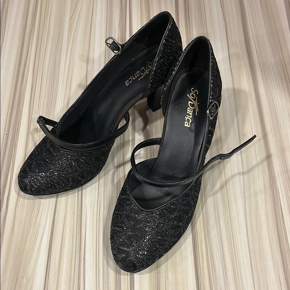 Ballroom dance shoes